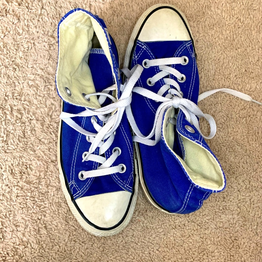 Blue hightop converse